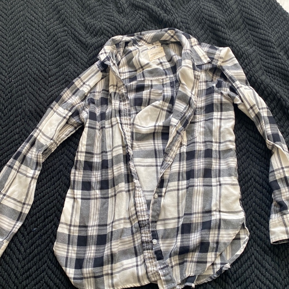 American eagle white and black flannel - boyfriend fit